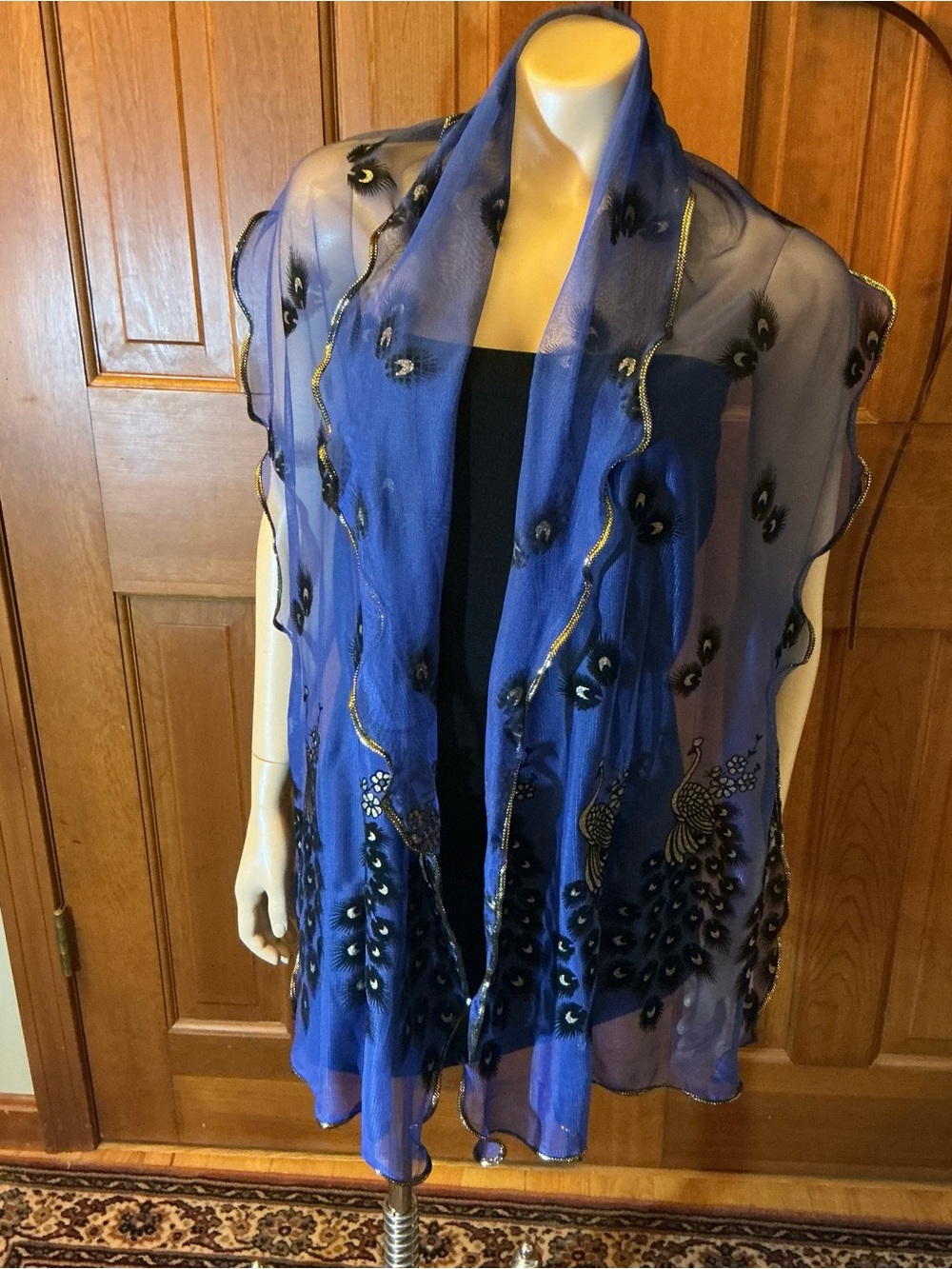 Sheer Peacock-Embellished Blue Shawl/scarf